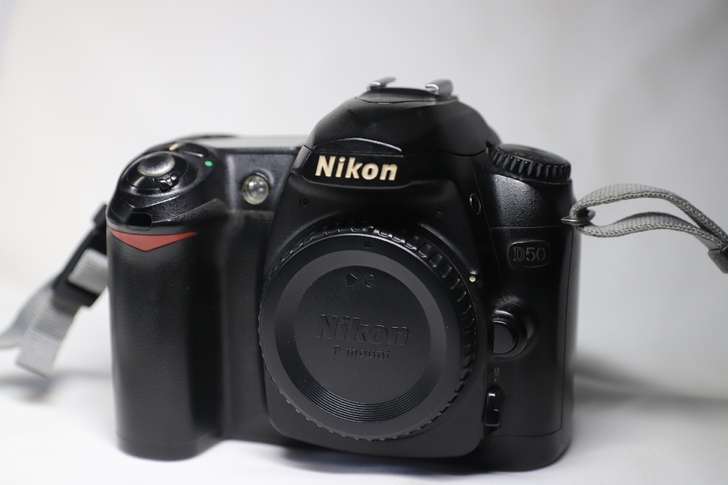 尼康d50，ccd色彩确实浓郁，适合玩玩，...