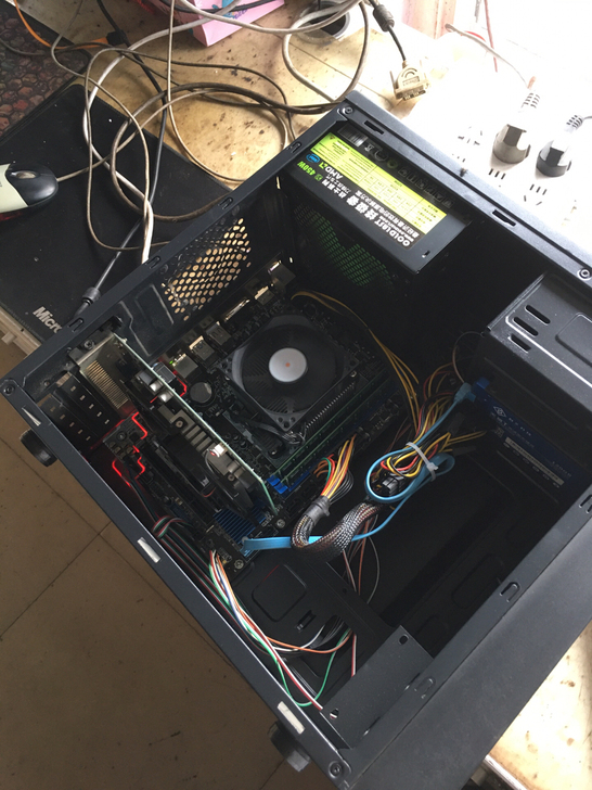 主机一台 配置看图 四核处理器 8g内...