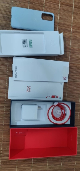 一加9pro， 12+256闪银顶配，全套...
