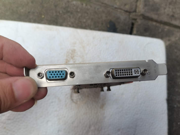 七彩虹210显卡 TC512的，成色好，正...