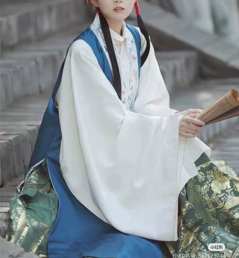 兰若庭长比甲孔雀蓝m码 感兴趣的话点“我想...