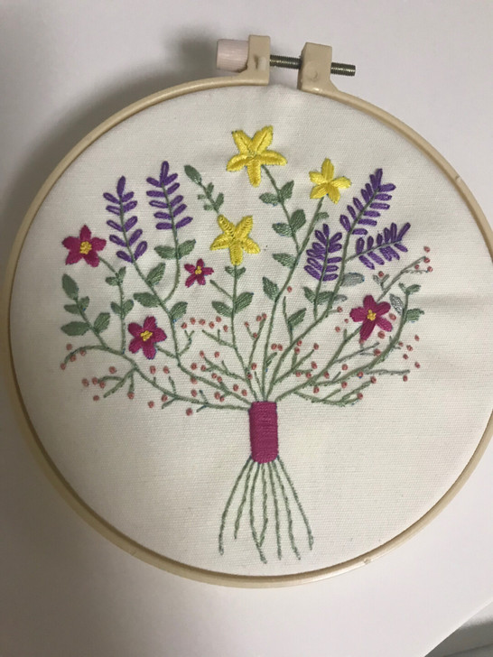 简约刺绣画，自画自绣