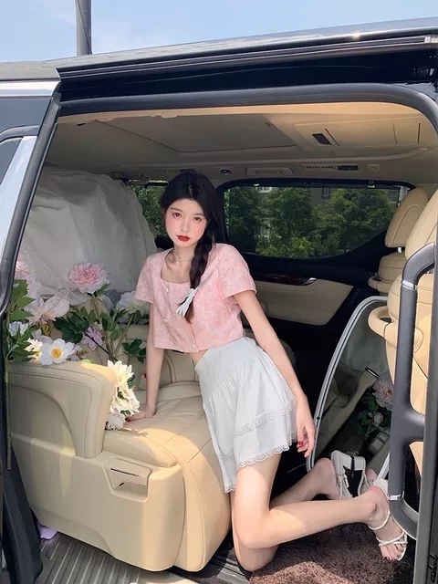 港风复古方领，碎花爱心扣短袖，范智乔衬衫全...