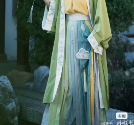 兰若庭此间春色，出主图这一套 黄色吊带m码...