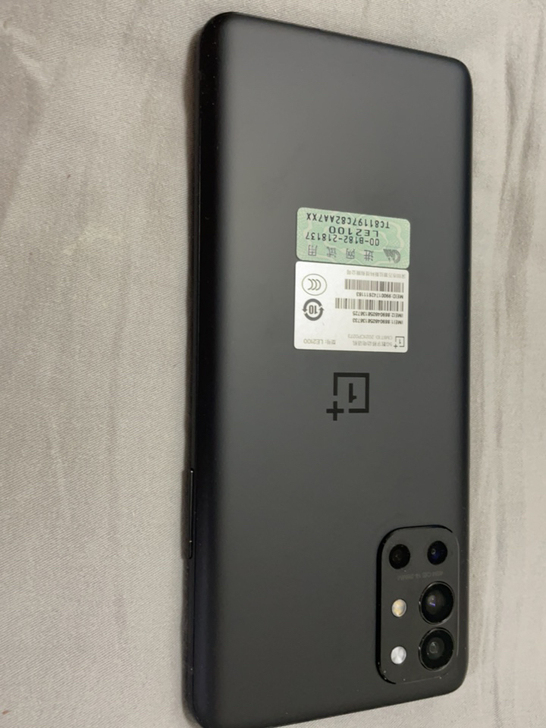 一加9r。9.9新。全程手机壳手机膜保护。...