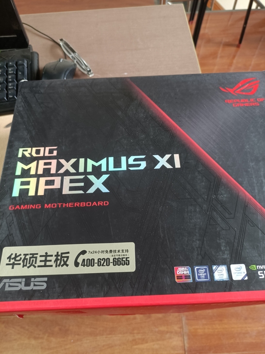 华硕ROG MAXIMUS XI APEX...