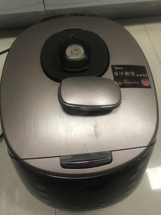 美的电压力锅,9成新,带替换内胆