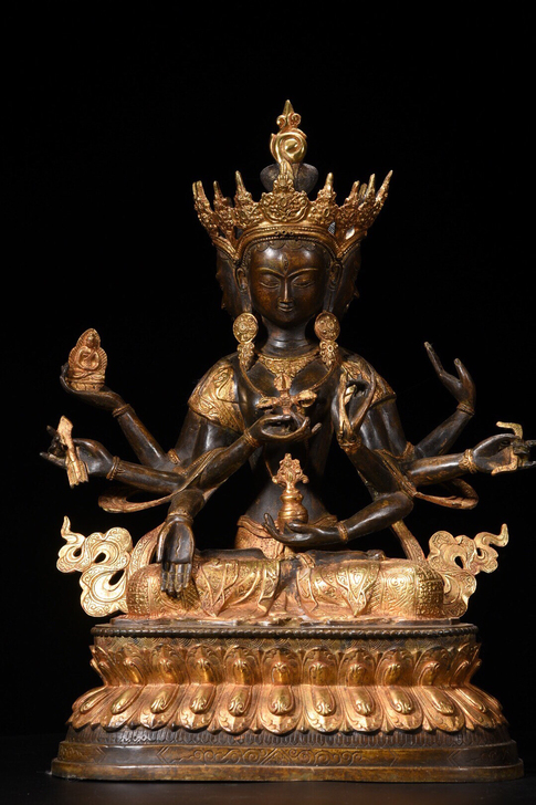 铜鎏金三面八臂尊胜佛母造像