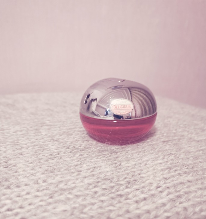 DKNY Red Delicious， 还...