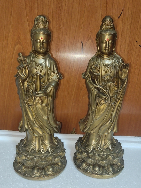 铜佛像，最后一图底部扩孔了，高28厘米，重...