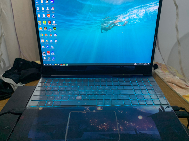 机械革命z2-r i7 9750h rtx...