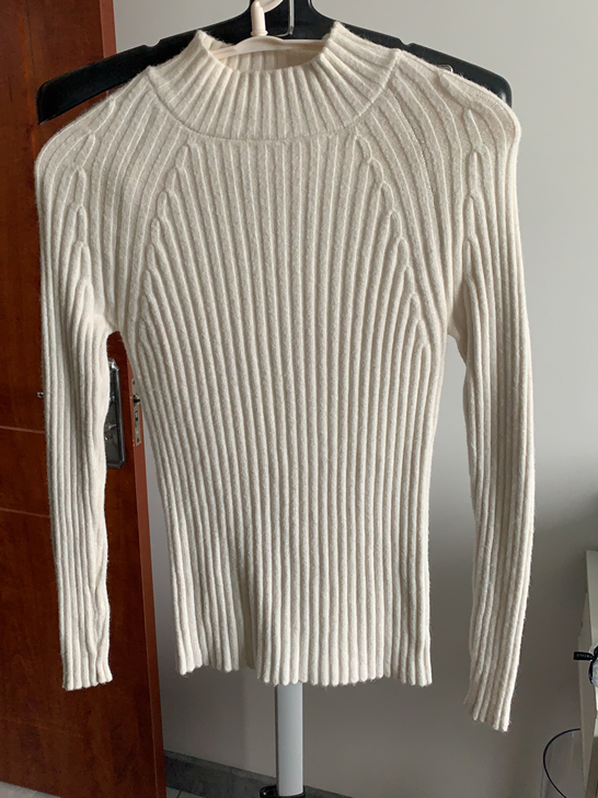 白色针织衫  两件包邮  可穿到125