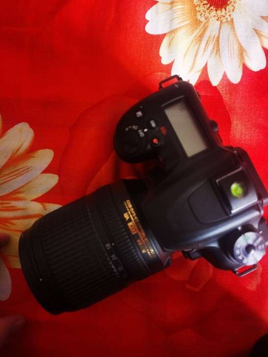 尼康d7500.。18-140镜头。自己家...
