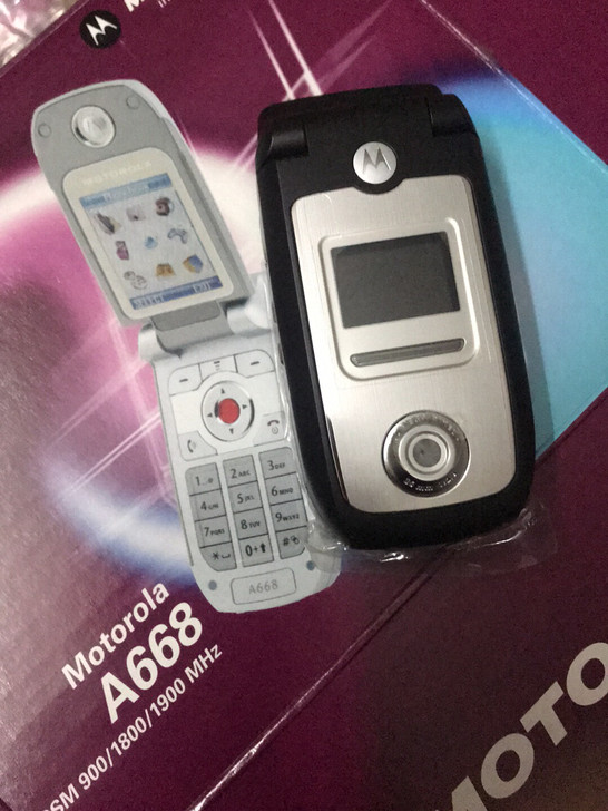摩托罗拉A668，原装库存，翻盖经典，适合...