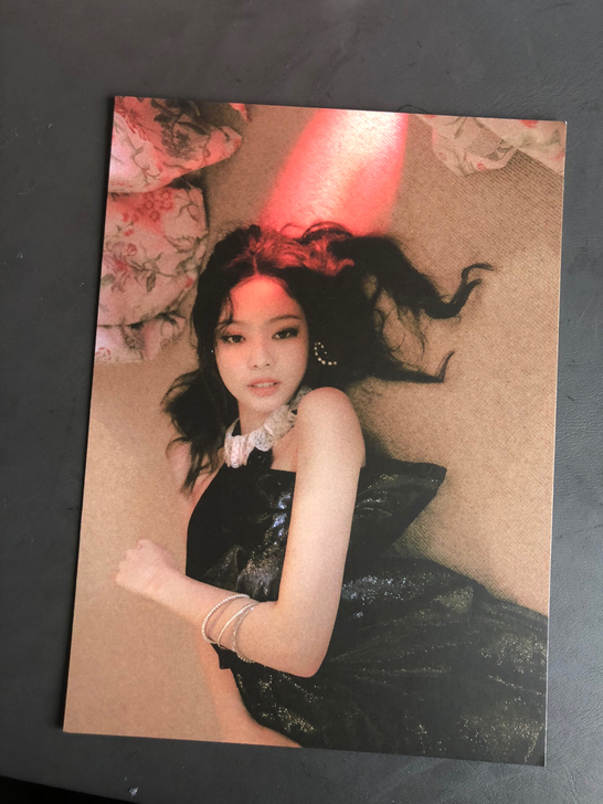 Jennie solo特别版明信片