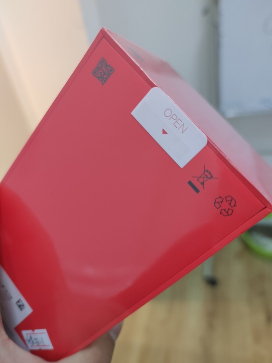 一加9R  8+256，黑  全新未拆封未...
