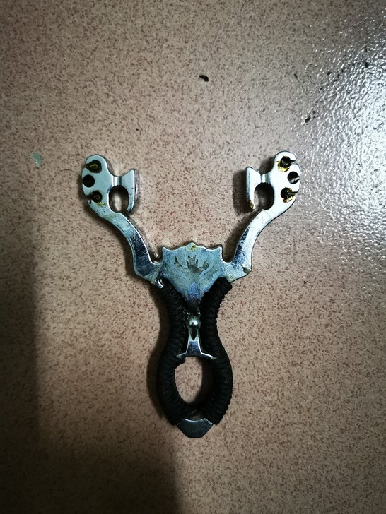 闲置弹弓,好久没玩了,没有皮筋