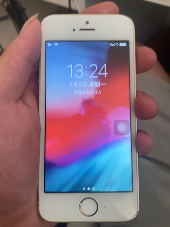 苹果5s游戏机不能插卡不能打电话可以下载东西