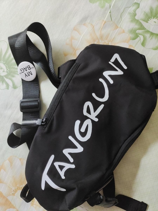 胸包男士ins潮牌运动学生单肩包休闲男生腰...