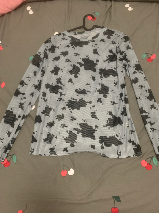 全新仅试穿防晒长袖，下水洗了无吊牌。料子非...