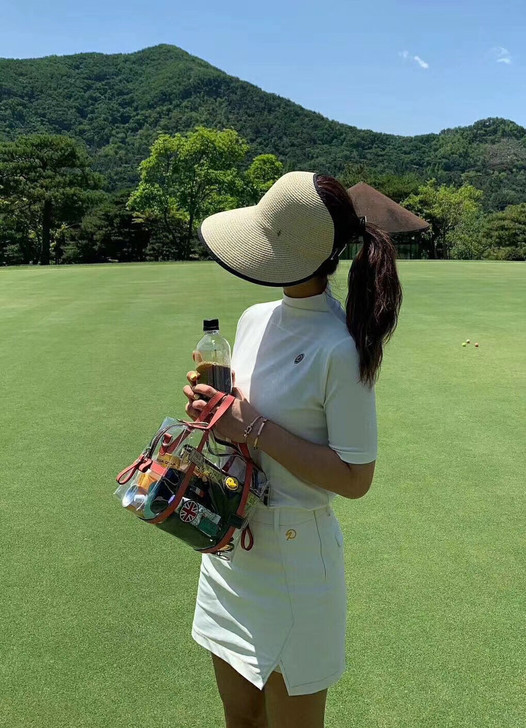 韩国代购入的草帽