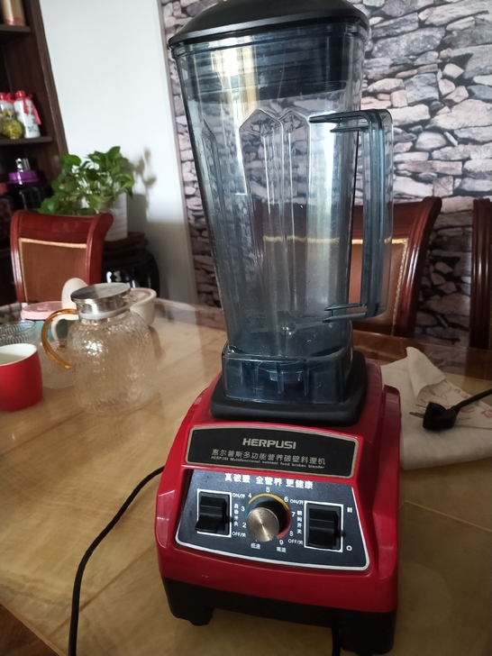 破壁料理机，不带加热功能，功能强大，容量也...