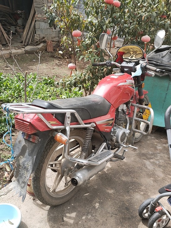 摩托车