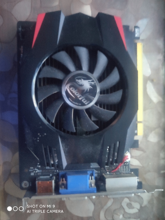 出一张七彩虹gt710 1g黄金版