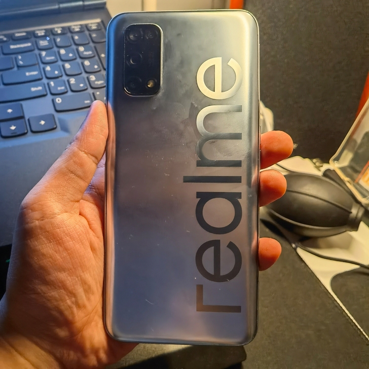 realme V5，6+128g内存，功能...