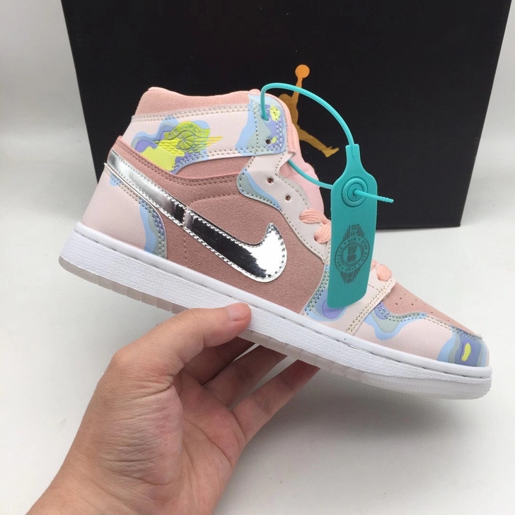 aj高邦粉色云朵男女鞋。