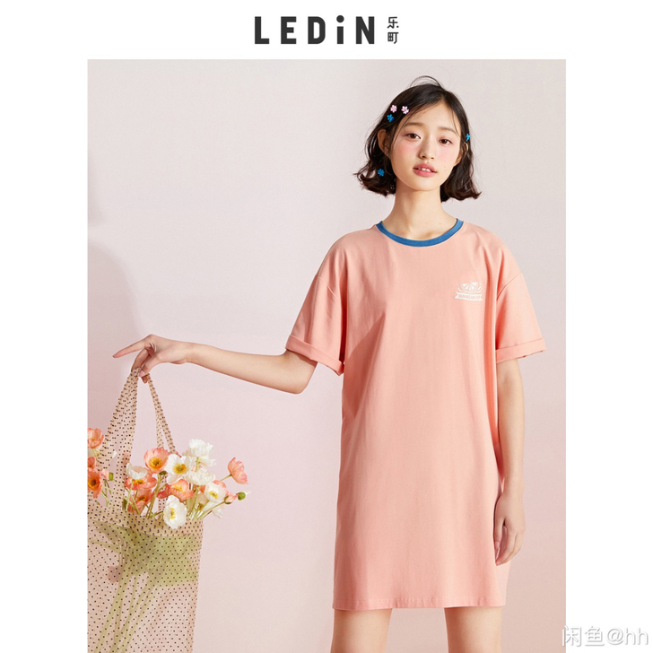 乐町运动连衣裙，官方旗舰店买的，L码，洗了...