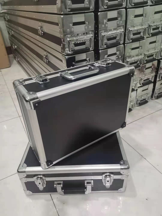 定做铝合金工具箱,铝合金手提箱,铝合金仪器...