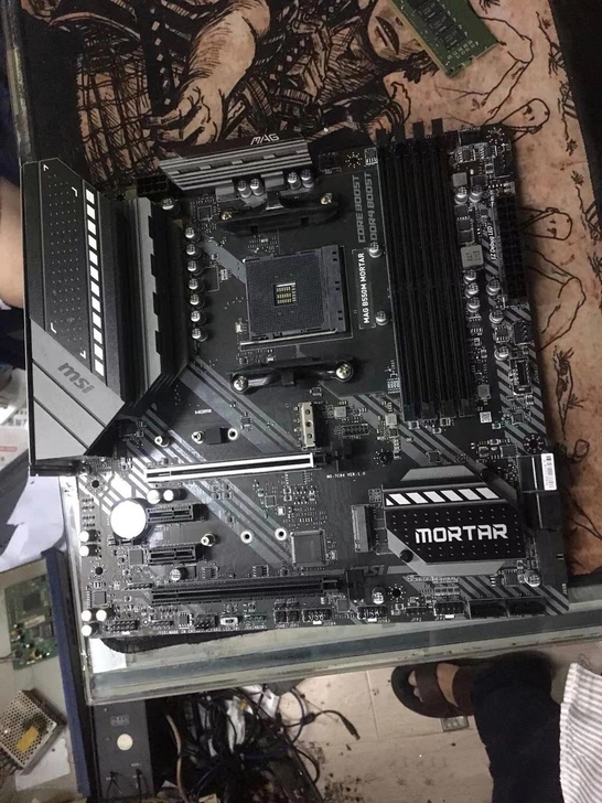 微星b550主板  在保  用了不到一个月...