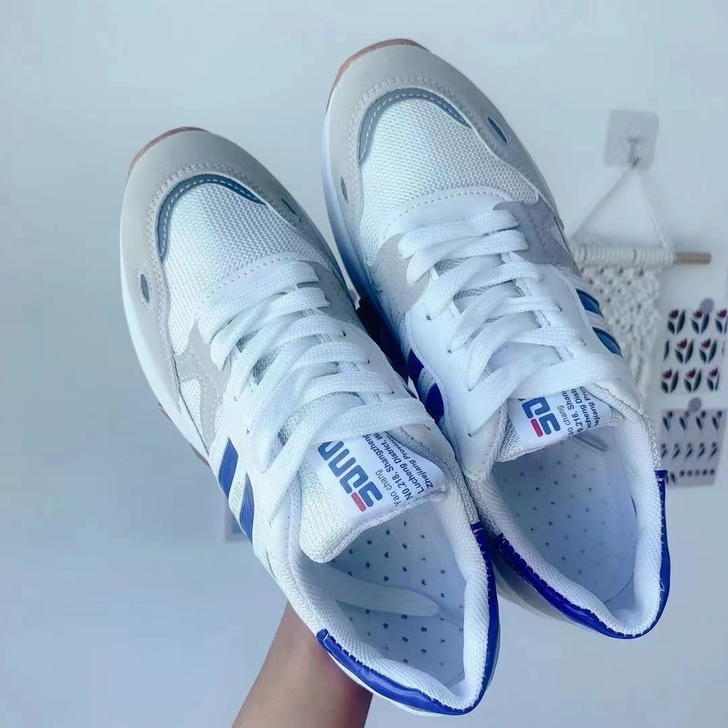 休闲网面运动鞋女夏季百搭学生运动轻便透气跑...