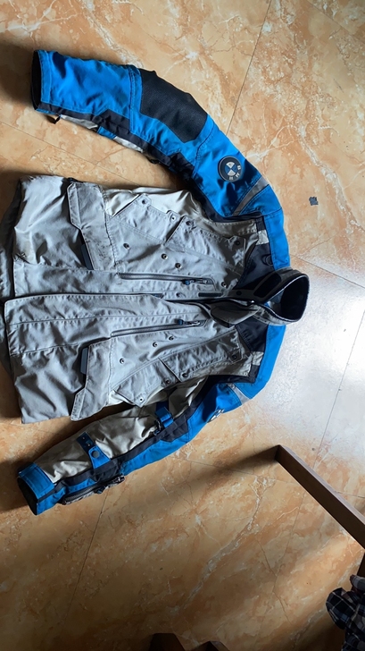 正品宝马拉力6摩托车骑行服，46码四季带内胆