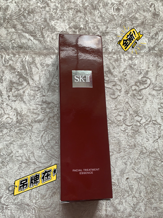 在唐三彩入的，买了2瓶，因本人油皮在小红书...