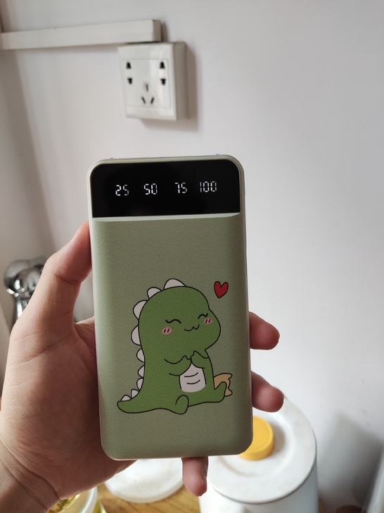 出，女生充电宝，全新，还没用过，小米华为苹...