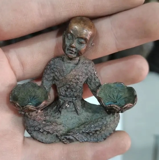 早期收藏的一批铜佛摆件，铜佛小和尚，手捧莲...