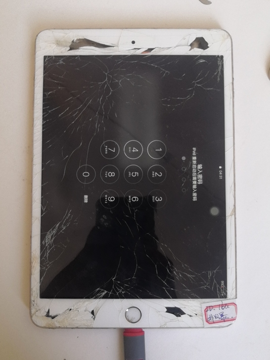 iPadmini3 A1599,外屏幕碎,...