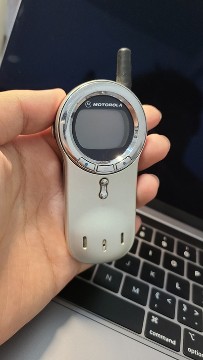 摩托罗拉 v70滑盖手机