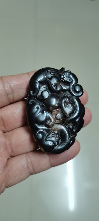 清代角雕,鸡心螭龙佩,雕刻精美