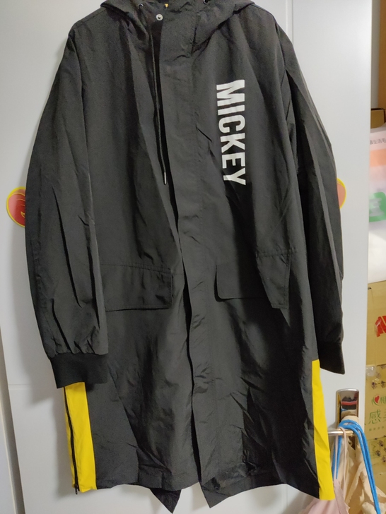 全新美特斯邦威大码风衣。米奇系列。尺码l码...