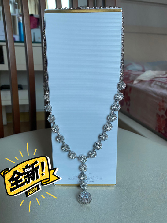 全新925银镶锆石,颗颗都是一克拉的钻石,...