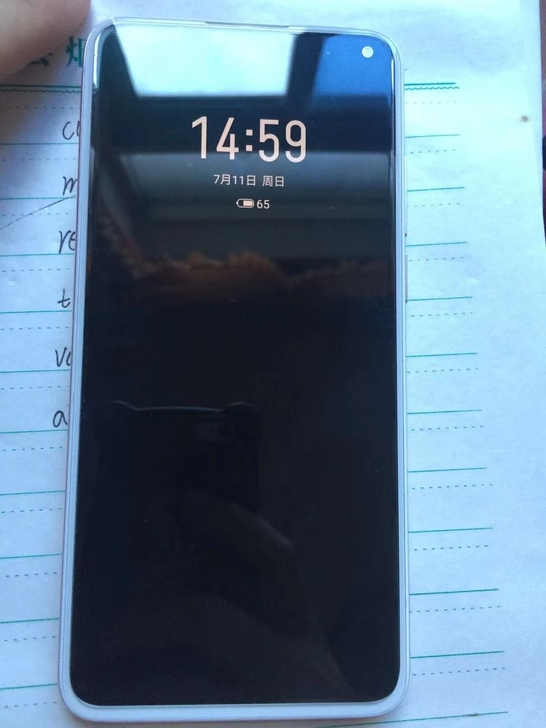 预出魅族17pro 顶配定白   大概8....
