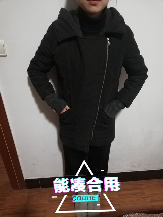 棉服 中长修身款 简单的黑色 斜拉链有点小...