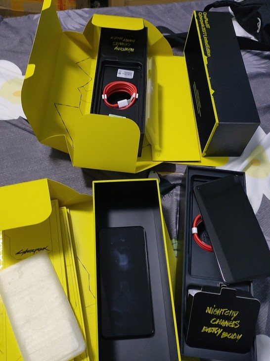 一加8t赛博朋克2077限定版 全新就拆封...
