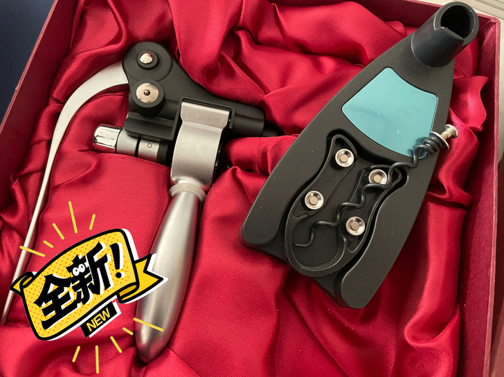 全新开瓶器 买酒送的 礼盒 一次都还没有用过