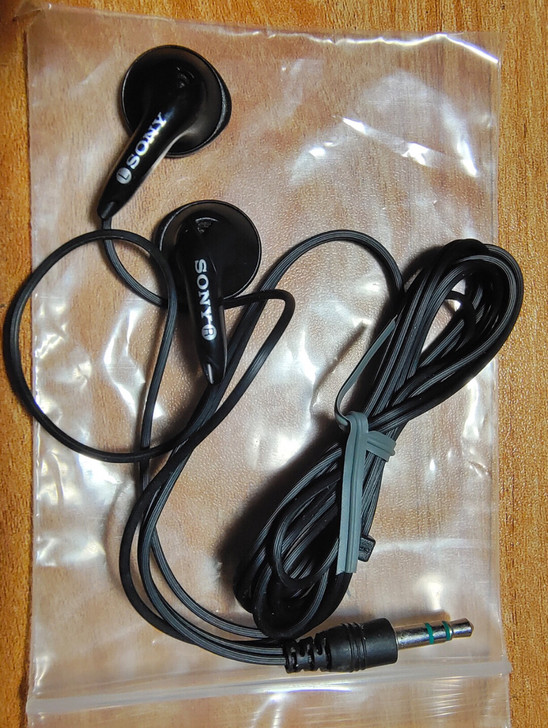 索尼e804耳机，初版，库存，成色极好，声...