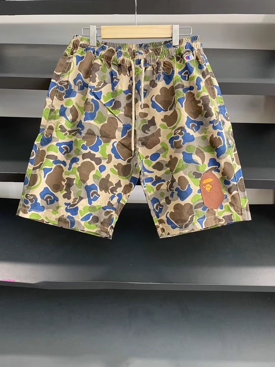 BAPE潮牌联名短裤!