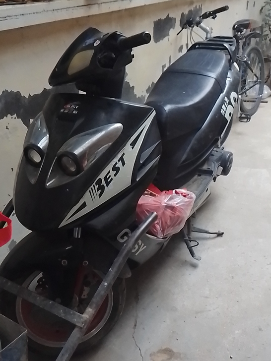 踏板   R9   150  发动机非常棒...